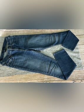 Levi's Mid Rise Skinny Jeans Size 8S